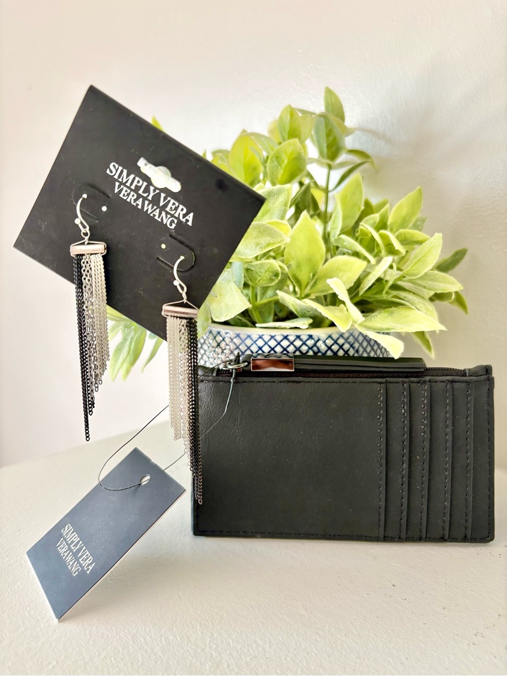 VERA WANG Black Zip Card Wallet & Earring  Bundle